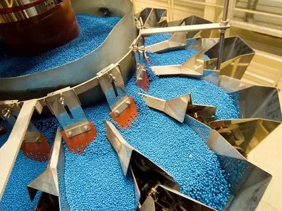 SESVanderHave suikerbietzaad - zaadverwerking coating blauw bietenzaad, fabriek